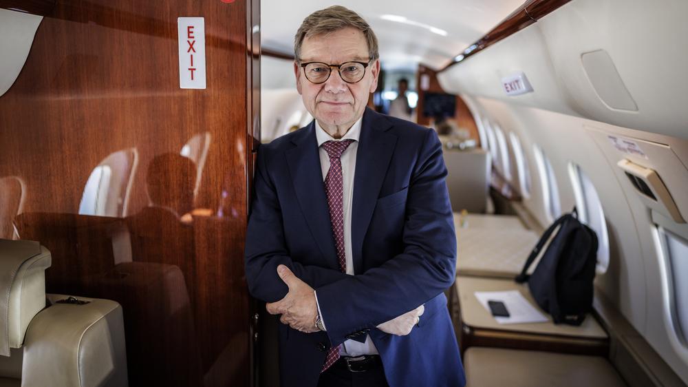  Johann Wadephul im Regierungsflieger, in dem das Interview mit der ZEIT stattfand