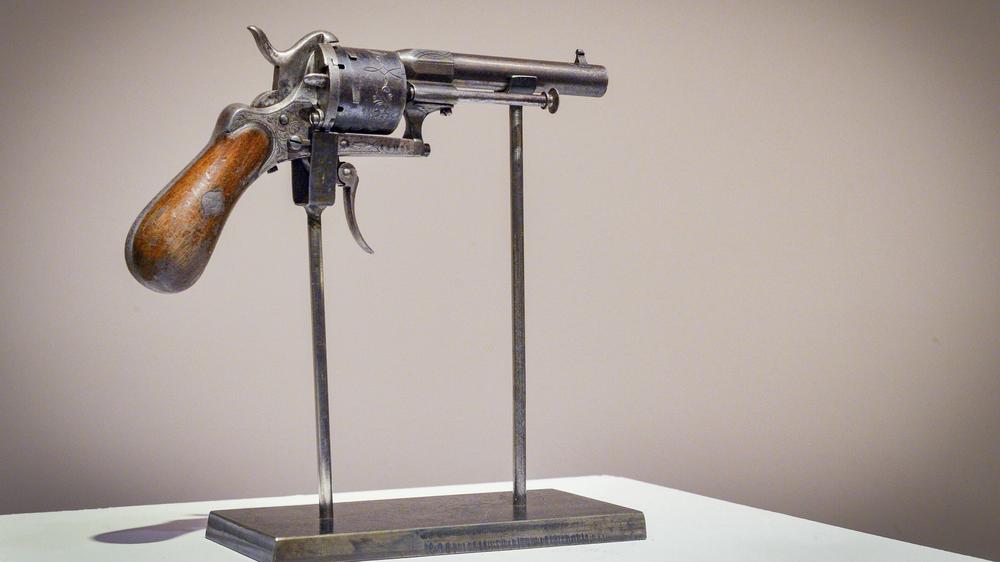  Der Revolver, mit dem Verlaine auf Rimbaud schoss, wurde 2016 bei Christie's in Paris versteigert.