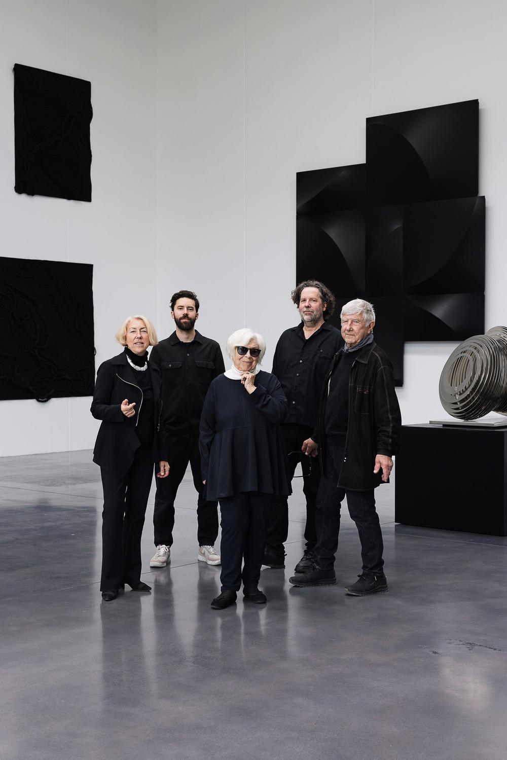 Veech x Veech: Family-Business: Vadim Kosmatschof (r.) und  Elena Koneff (Mitte) mit Tochter Mascha (l.),  Schwiegersohn Stuart (2. v. r.) und Enkel Philip Veech