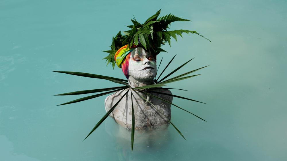 Kunstausstellung "Utopia. Recht auf Hoffnung": So schön verwildert: Uýra Sodoma, "Lama", 2017