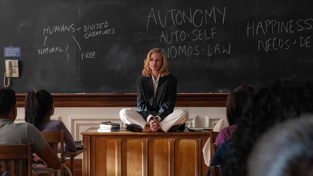 "After the Hunt": Always strict and controlled: Alma Imhoff (Julia Roberts)