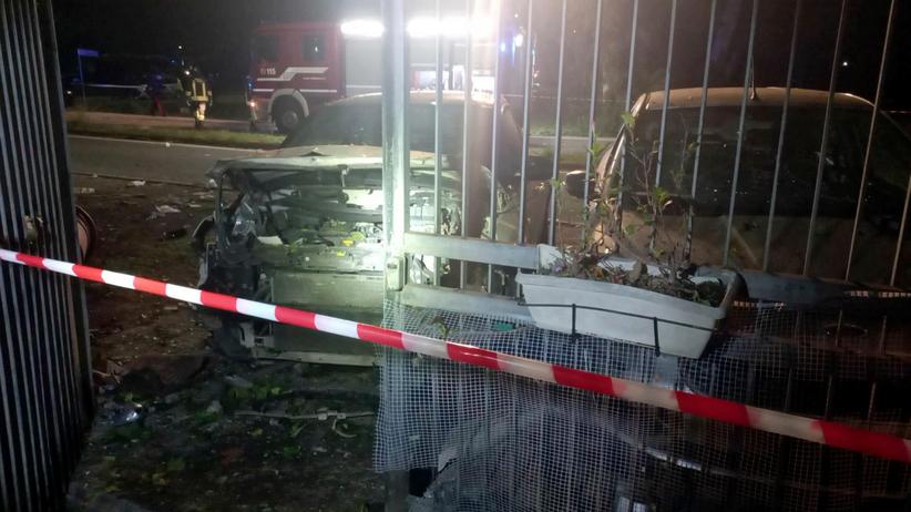 Roberto Saviano: Das durch den Anschlag zerstörte Auto des Journalisten