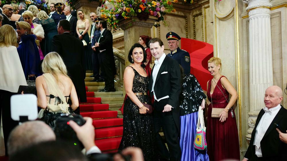 Politiker in Österreich: Österreich? Im Großen und Ganzen nicht so verkehrt. Hier zu sehen: die ehemaligen Politiker Elisabeth Köstinger und Sebastian Kurz beim Wiener Opernball.