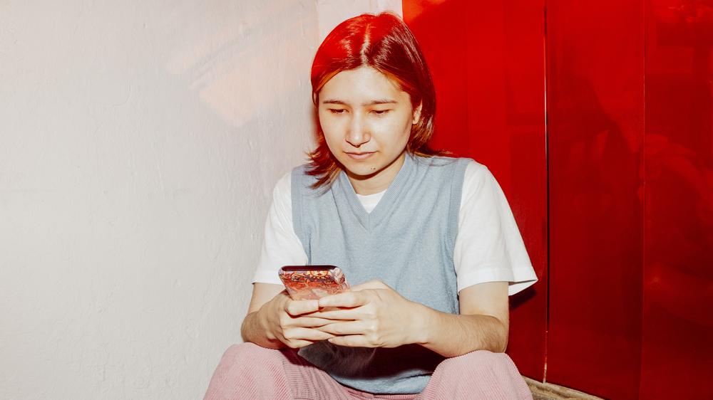 "Hyperreaktiv" von Annekathrin Kohout: Im Gegensatz zur Printkultur lädt das Internet regelrecht ein zum öffentlichen Reagieren.