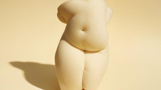 "Größe zeigen" von Kate Manne: Jedes Kilo zählt