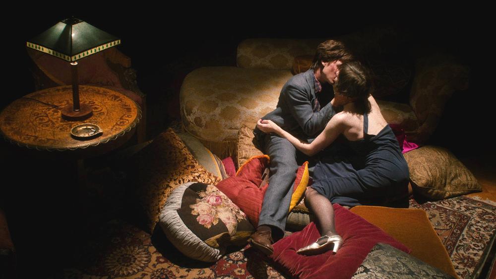  Meret Becker und Tom Schilling in Grafs Film "Fabian oder Der Gang vor die Hunde".