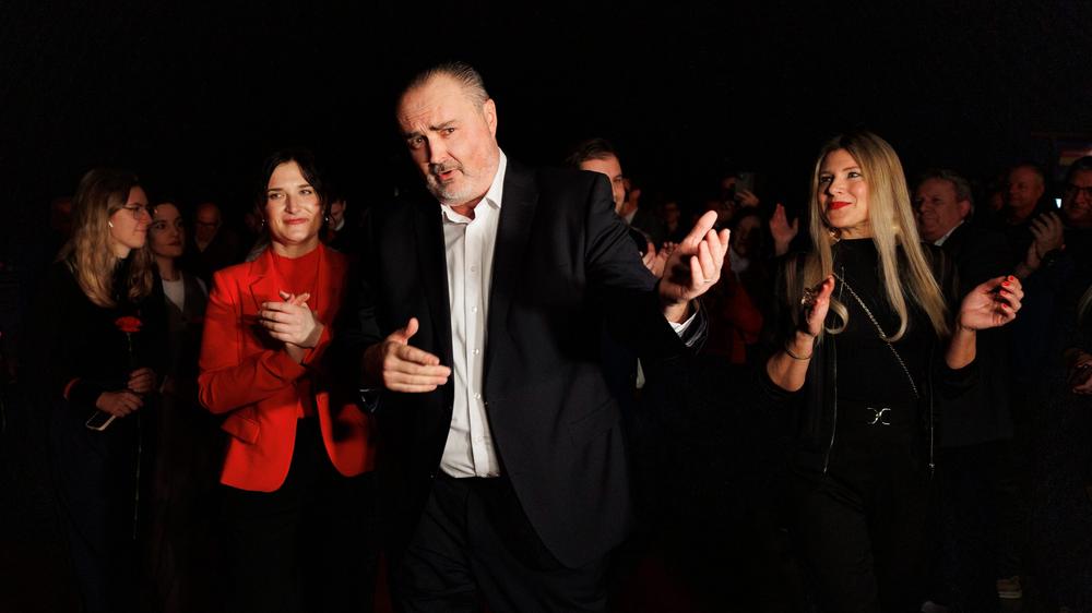 Hans Peter Doskozil: Hans Peter Doskozil im Jänner 2025 beim SPÖ-Wahlkampfauftakt in Eisenstadt