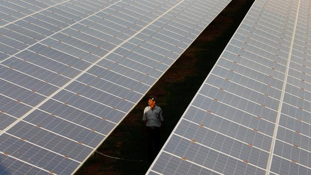 (+) Erneuerbare Energien: Überspringt Indien das fossile Zeitalter?