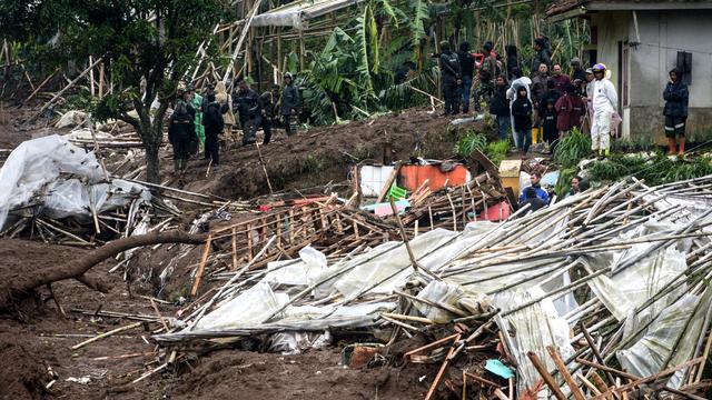 Indonesien: Mehrere Tote und viele Vermisste nach Erdrutsch