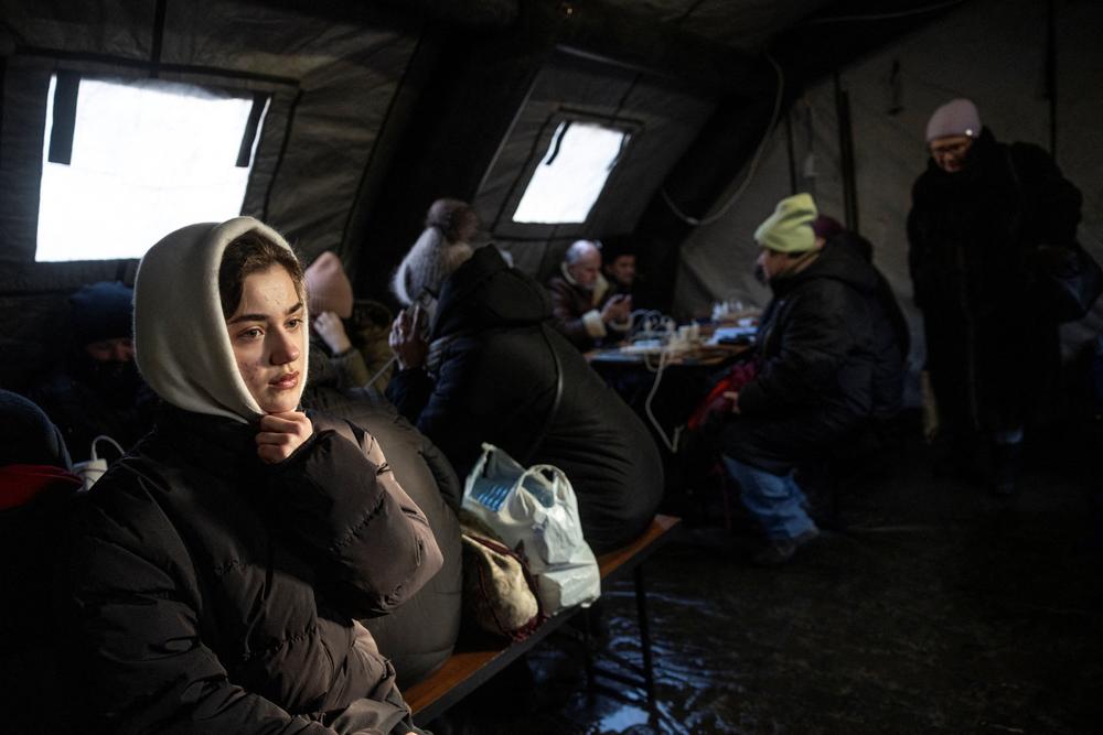 Kyjiw: In der Ukraine herrscht seit Anfang Januar strenges Frostwetter mit Temperaturen bis zu minus 20 Grad. Besonders in der Nacht ist es in Kyjiw bitterkalt. Tausende Wohnungen kühlen aus: Dort werden kaum noch Plusgrade gemessen.