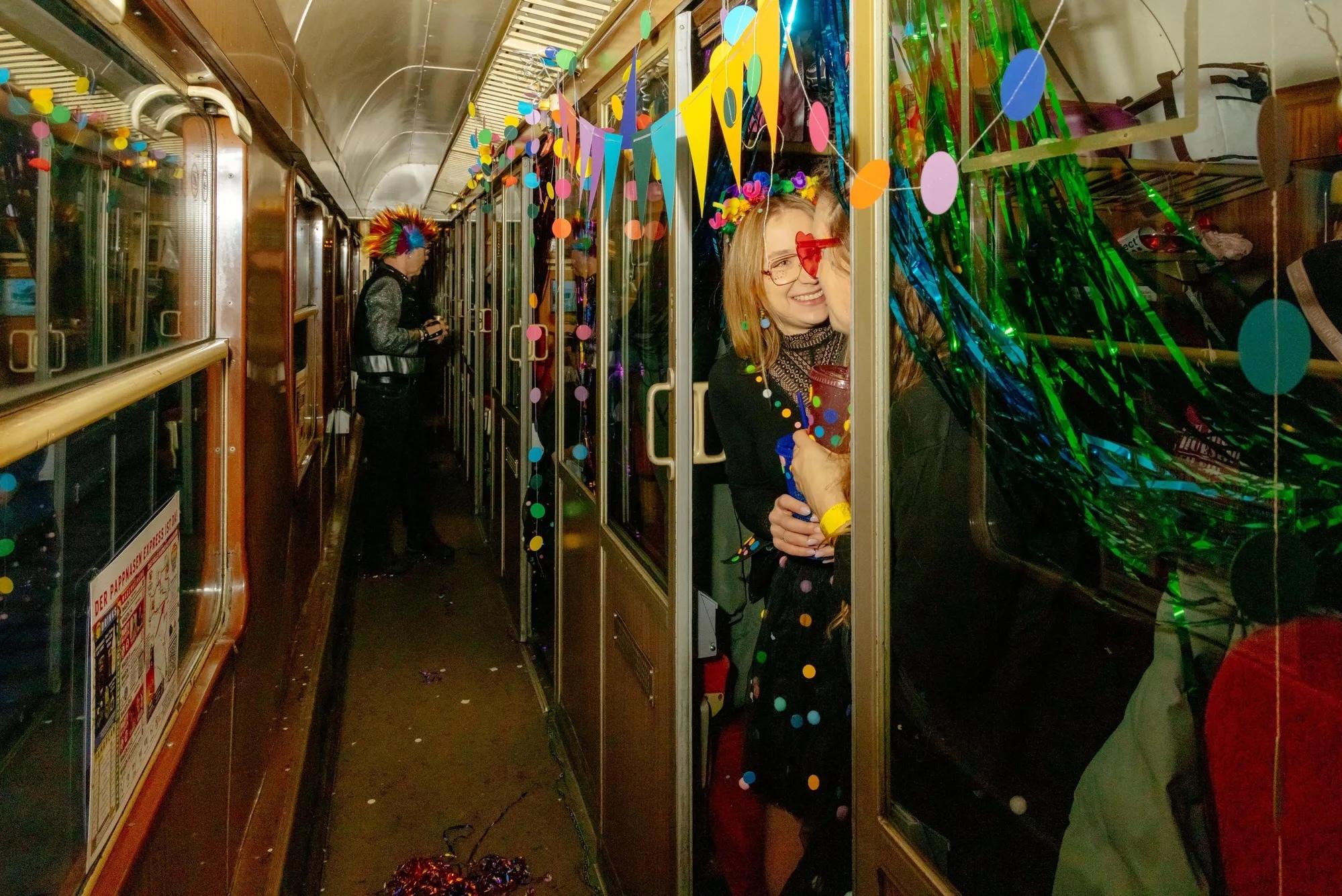 Elbvertiefung: Der tägliche Newsletter aus Hamburg: Kaufpreis: 3,5 Milliarden Euro. Hapag-Lloyd schluckt Konkurrenten