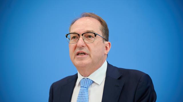 CSD Berlin: Jetzt live: Alexander Dobrindt zum Anschlag auf den CSD