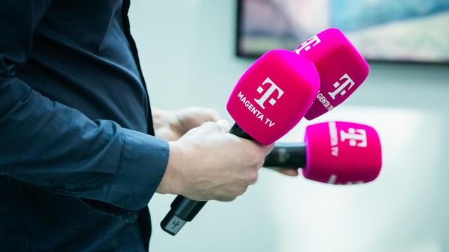 Fußball-WM: Telekom sichert sich die TV-Rechte auch für die WM der Männer 2030