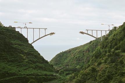 Jahreswechsel：《Unvollendetes kann man als Makel sehen–oder als Teil eines Prozesses》