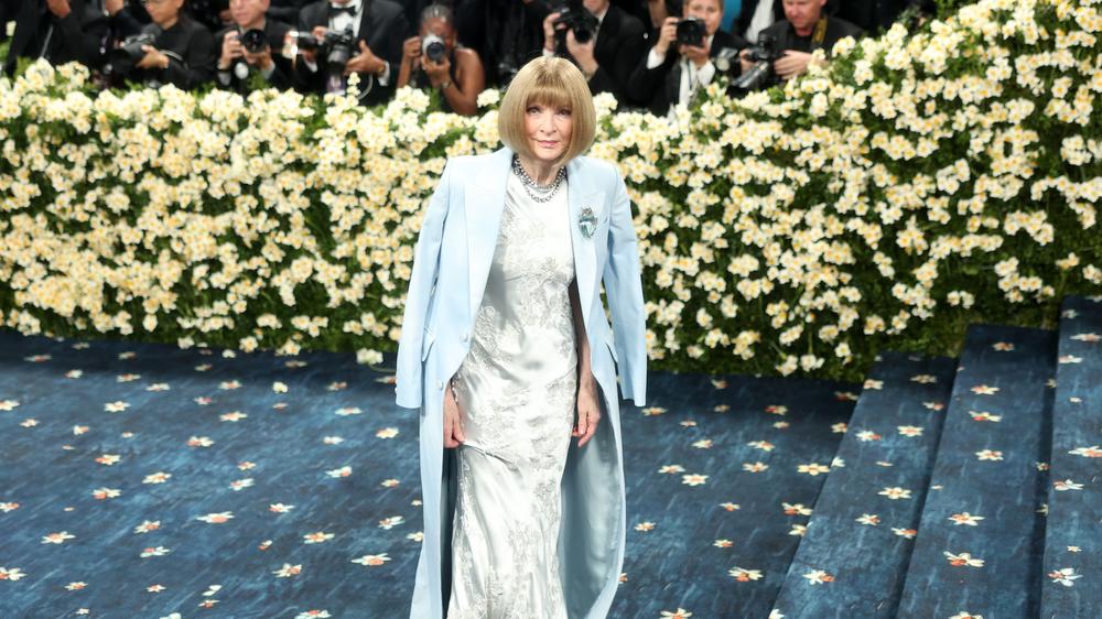 Met-Gala in New York: "Vogue"-Legende Anna Wintour wird gemeinsam mit Beyoncé im kommenden Jahr Gastgeberin der Met-Gala.
Die Sponsoren der Gala hinterlassen bei unserer Autorin allerdings einen bitteren Beigeschmack.