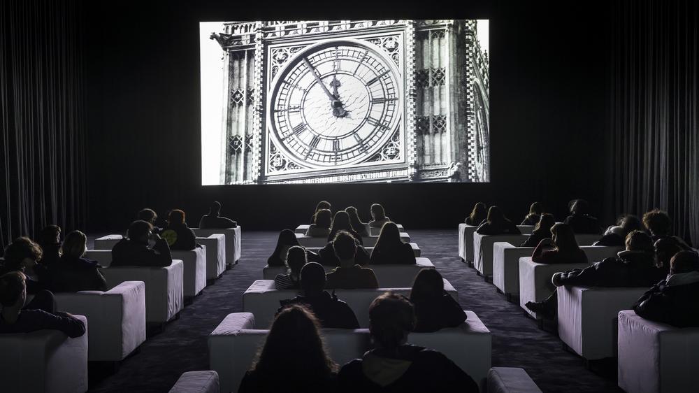 "The Clock" by Christian Marclay: Whenever the film approaches a full hour, the tension increases: installation view by Christian Marclays "The Clock" in the New National Gallery
