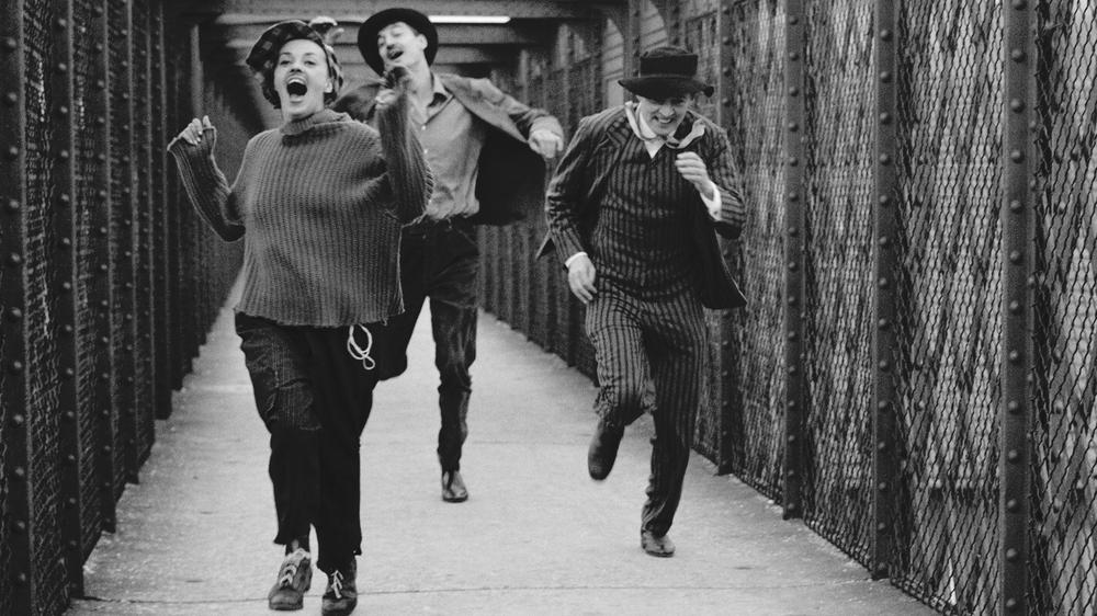  Szene aus dem Film "Jules und Jim" von François Truffaut, 1962. Die Geschichte wurde vom Leben von Franz und Helen Hessel inspiriert.