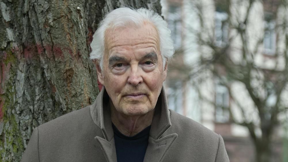 Bodo Kirchhoff: In Bodo Kirchhoffs neuem Roman begeben wir uns mit der Protagonistin auf eine Spurensuche nach Indien.