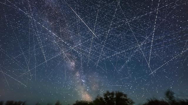 (+) Aluminium aus Satelliten: Zerstört die Raumfahrt die Ozonschicht?