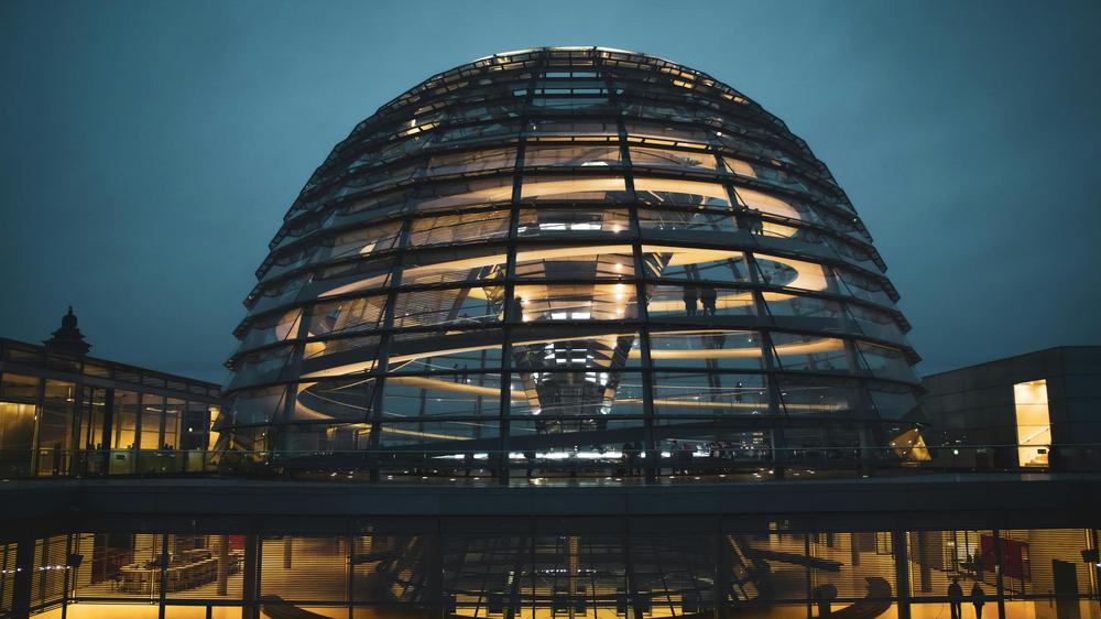 Krankenstand: Wo sind denn alle? Die Kuppel des Bundestages