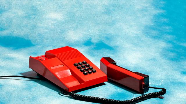 (+) Telefonieren: Friedhof der Unterhaltungen