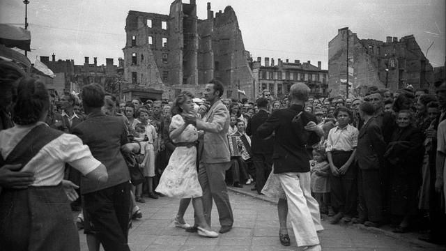 (+) Polnische Erinnerungskultur: Das unverlorene Land