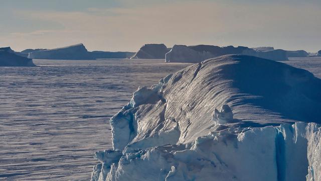 (+) Mollie Hughes: Weiße Wüste