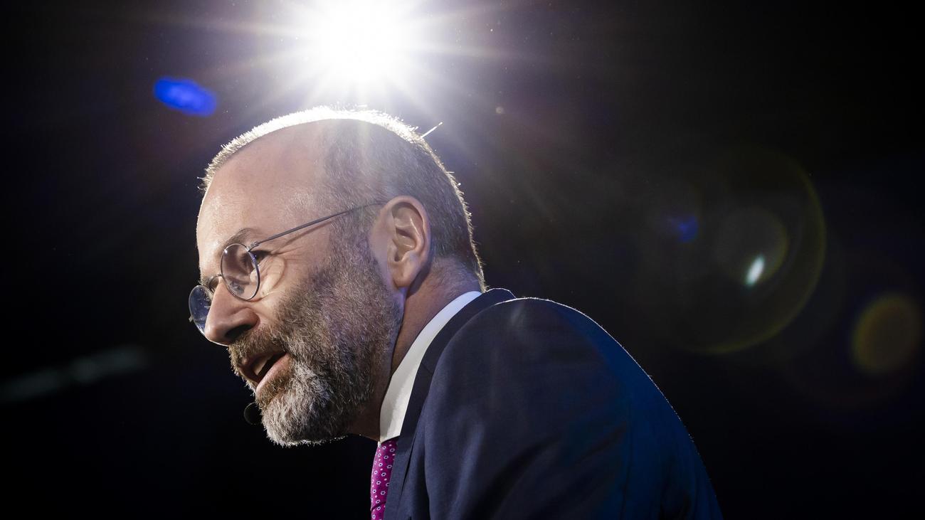 EU-Parlament: Kippen die Konservativen in Brüssel die Brandmauer?