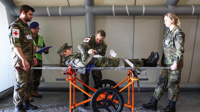 (+) Krankenhäuser im Kriegsfall: Stell Dir vor, Deutschland ist im Krieg ...