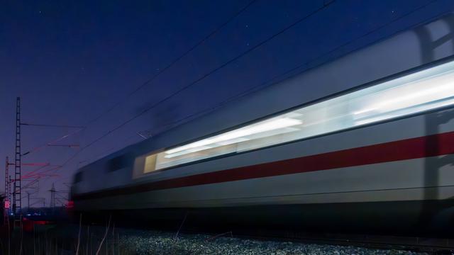 Bild: Morgenroutine im ICE: Warum ich meine Beauty-Routine im ICE durchziehe