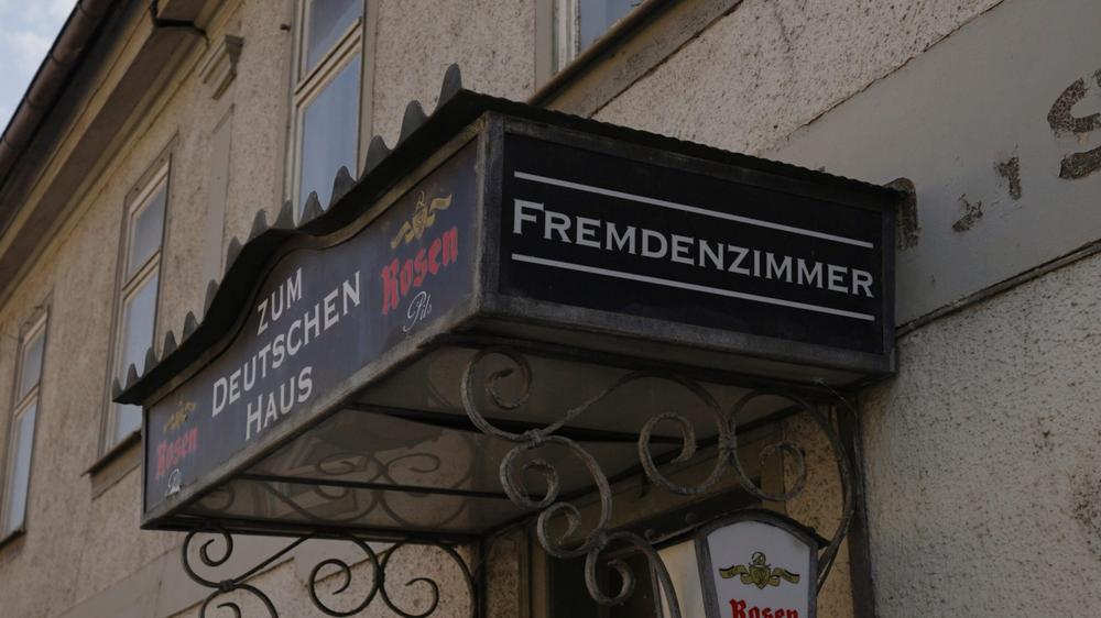 Dokuserie »Brombeerland«: Szene aus der Dokumentation »Brombeerland«: Sie wollen »Verständnis schaffen«, sagen die Filmemacher.