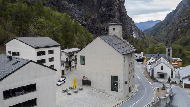 Lkw-Verkehr am Simplonpass: Halt die Gläser fest, die Laster kommen