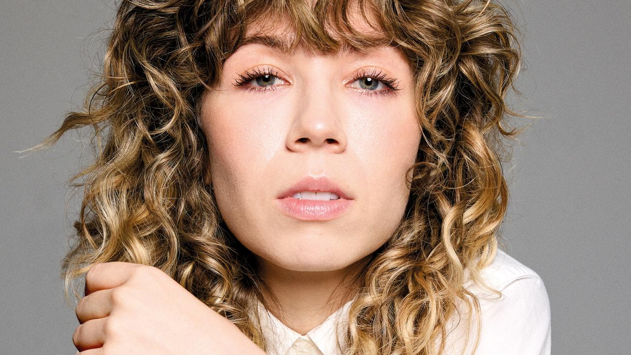 »Half His Age« von Jennette McCurdy: Setzen, Sex