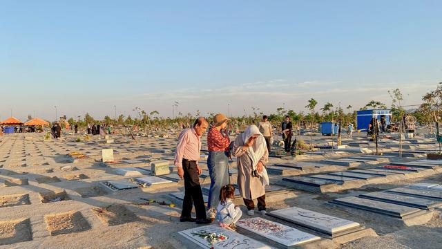 Bild: Ein Jahr in Teheran: Siegreich und stolz, kurz vor dem Fall