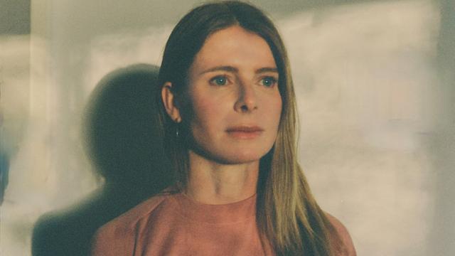 »In die Schweiz« von Emma Cline: Mit kalter Klinge