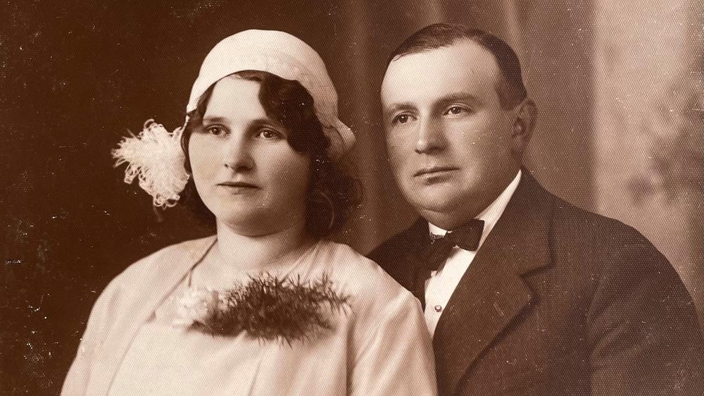 »Elsas Welt« von Andreas Kossert: Wanda und Roman Kossert bei ihrer Hochzeit in Polen 1931
