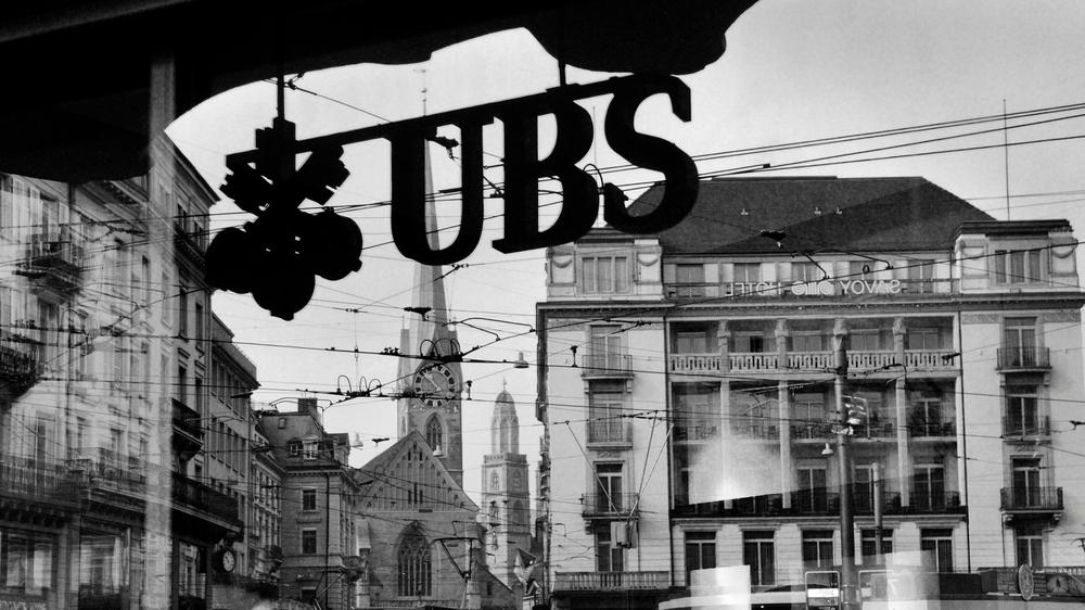  Am Zürcher Paradeplatz residiert heute nur noch eine Großbank, die UBS.