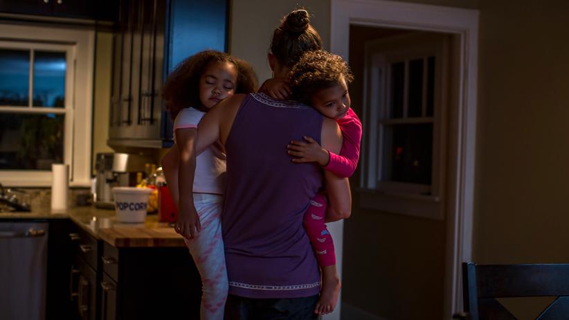 Kleinfamilie: "Eltern erleben das Zuhause als Ort nie endender Belastung"