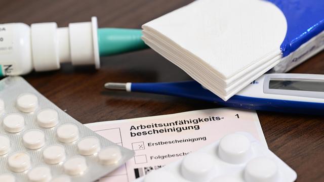 Krankenstand: Lohnfortzahlungen kosteten Arbeitgeber 2023 laut Studie Rekordsumme