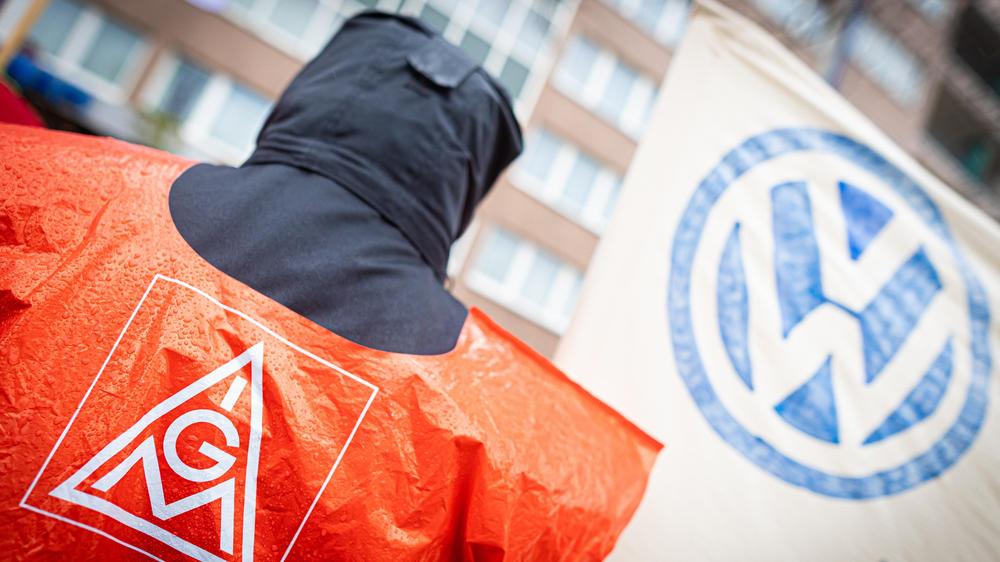 Arbeitskampf: Tarifverhandlungen Zwischen VW Und IG Metall Dauern An ...