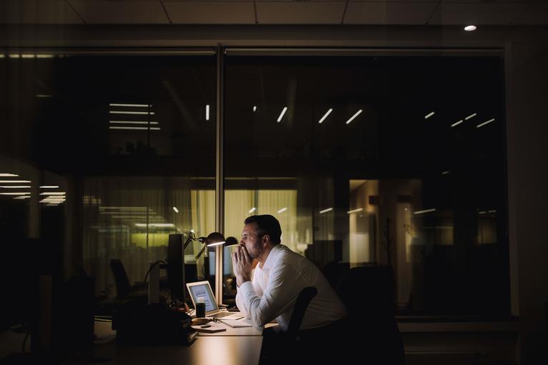 Unternehmensberater: Spätabends noch im Büro sitzen? In Unternehmensberatungen ist das oft normal.
