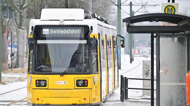 Öffentlicher Nahverkehr: Ver.di ruft bundesweit zu Streik im Nahverkehr am Montag auf
