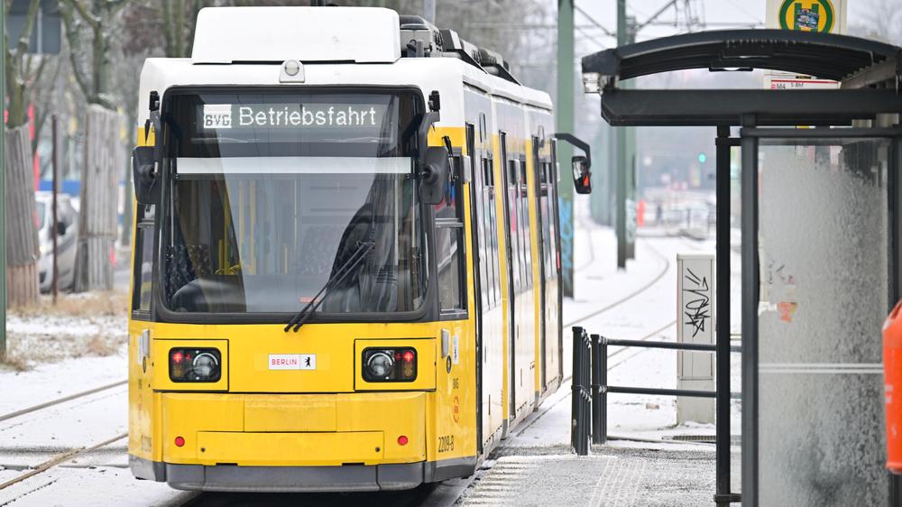 Öffentlicher Nahverkehr: Am Montag werden wegen der angekündigten Streiks in vielen deutschen Städten Bus und Bahn ausfallen.