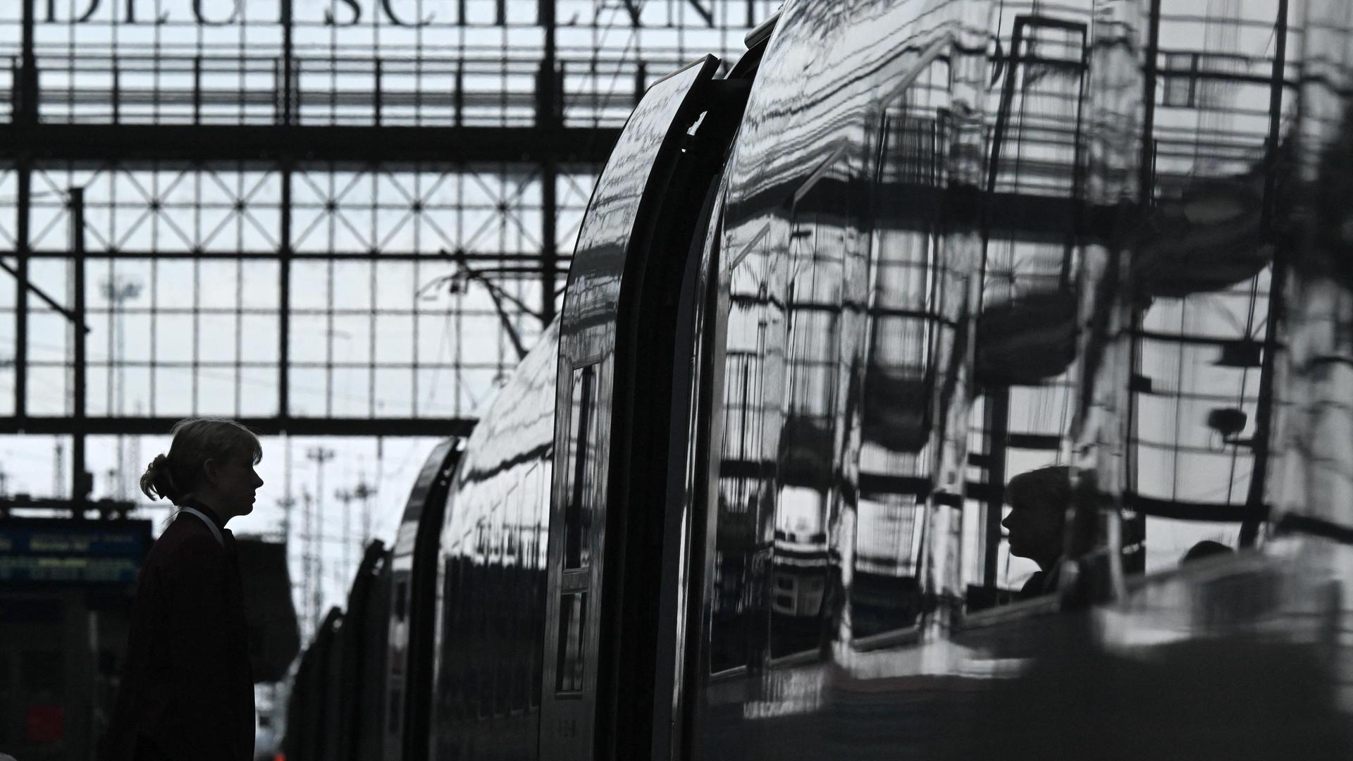 Tarifstreit: Bahn und GDL beginnen Tarifverhandlungen