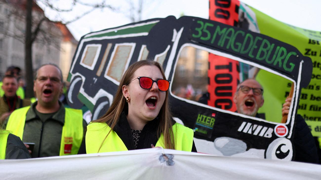 Ver.di: Warnstreiks legen Nahverkehr lahm