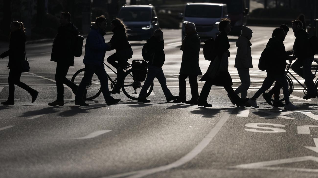 Arbeitsmarkt: Zahl der Arbeitslosen bleibt im März über Drei-Millionen-Schwelle