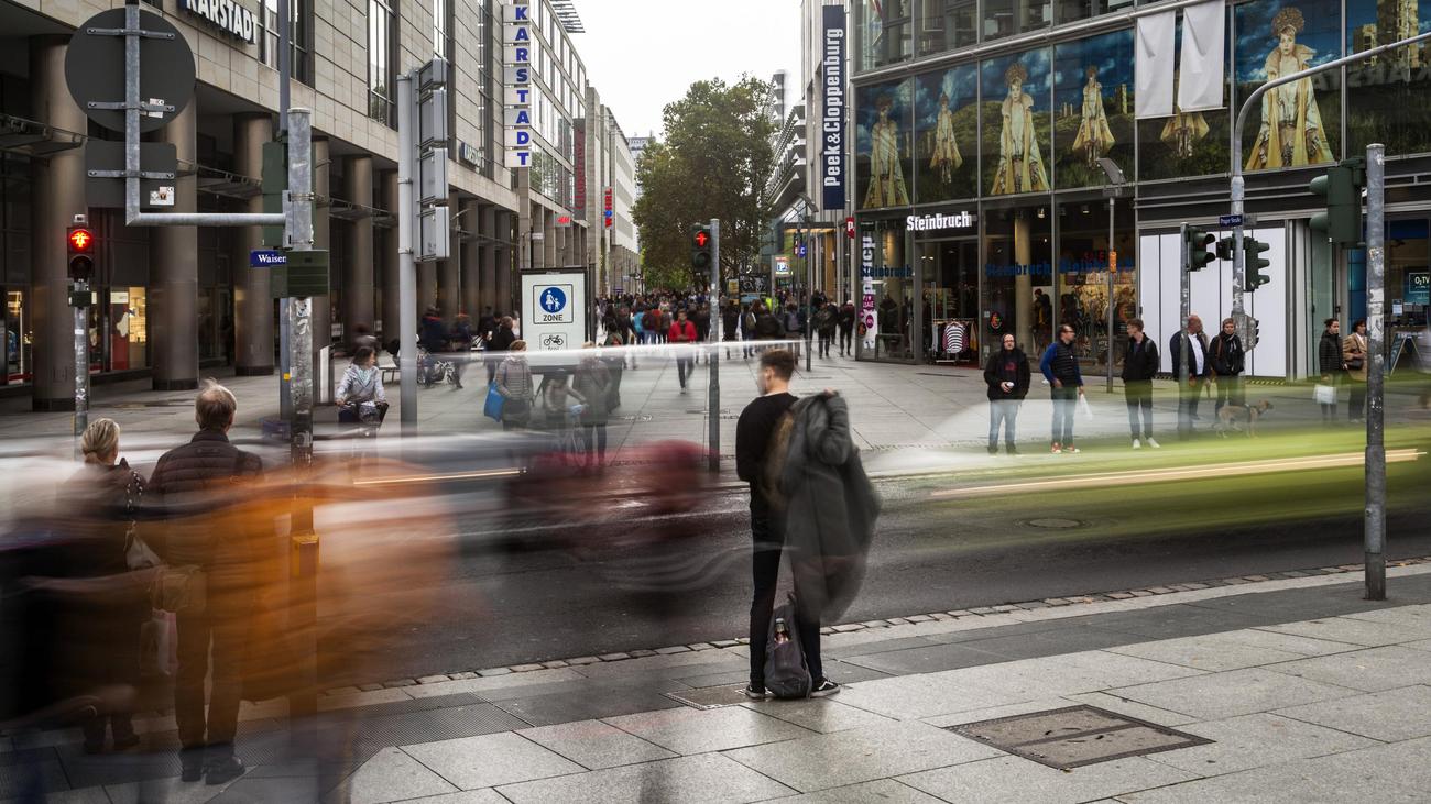 Lohnlücke zwischen Ost und West: Westdeutsche verdienen im Durchschnitt mehr als Ostdeutsche
