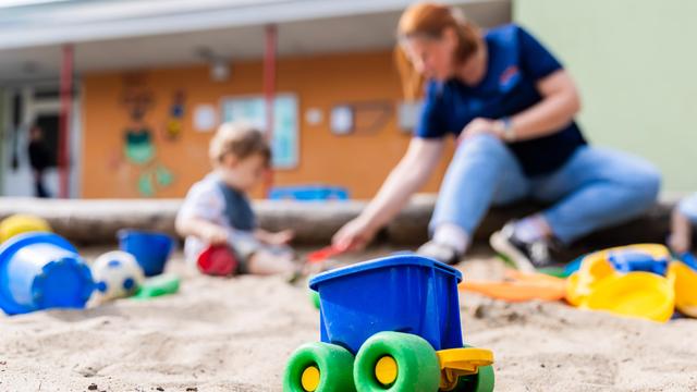 Bild: Öffentlicher Dienst: Zahl der Beschäftigten an Schulen und Kitas steigt weiter