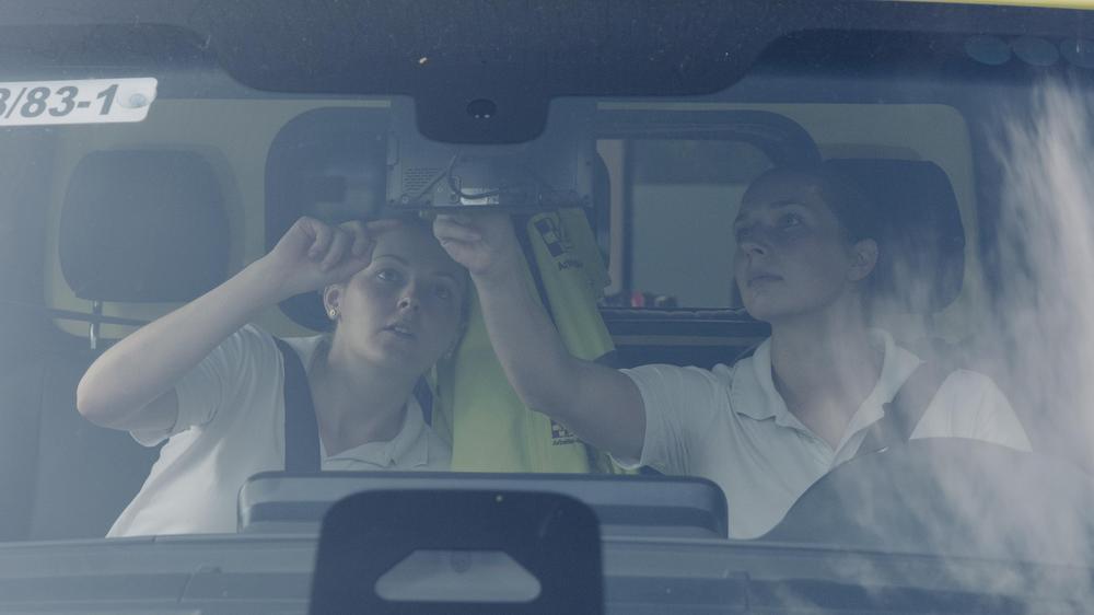 Hitze und Gesundheit: Das Thermometer im Rettungswagen zeigt 39,2 Grad