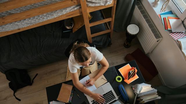 Wohnkosten für Studierende: Zwei von drei Studierendenhaushalten durch Wohnkosten überbelastet